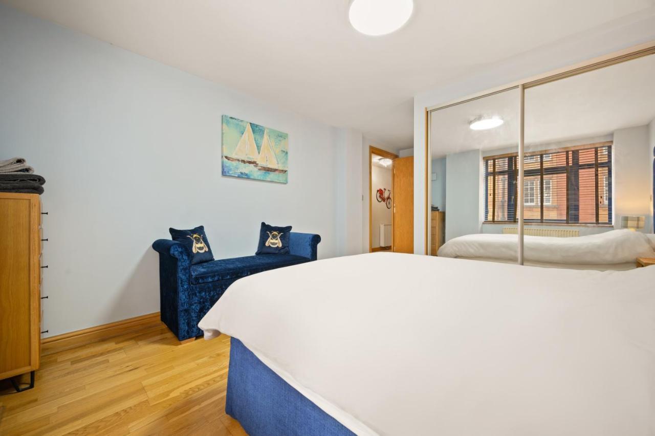 Lovely 2 Double Bedroom Flat With Patio Apartamento Manchester